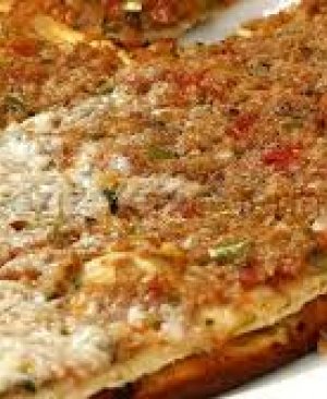 Kıymalı Kaşarlı Pide